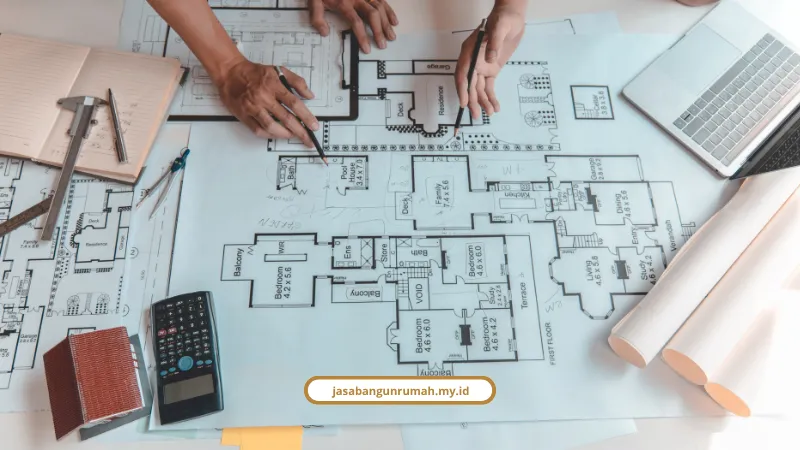 Proses pembangunan rumah di Jakarta dengan pengawasan ketat